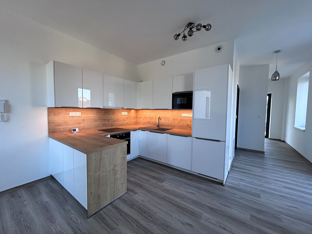 Pronájem bytu 2+kk 53 m² – fotografie 2