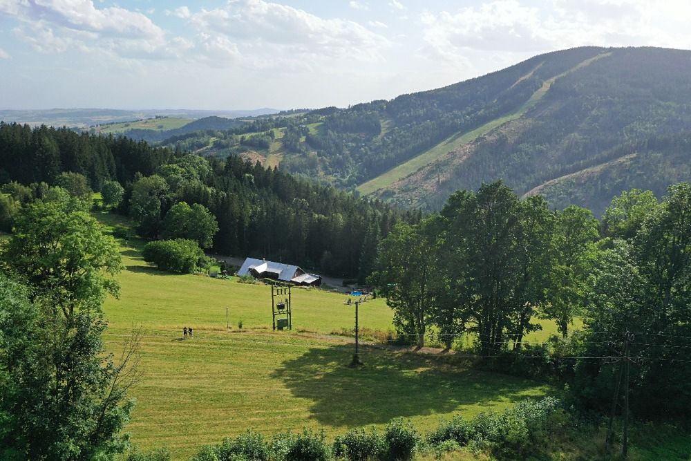 Prodej pozemku 5809 m², Strážné – fotka 1 z 3