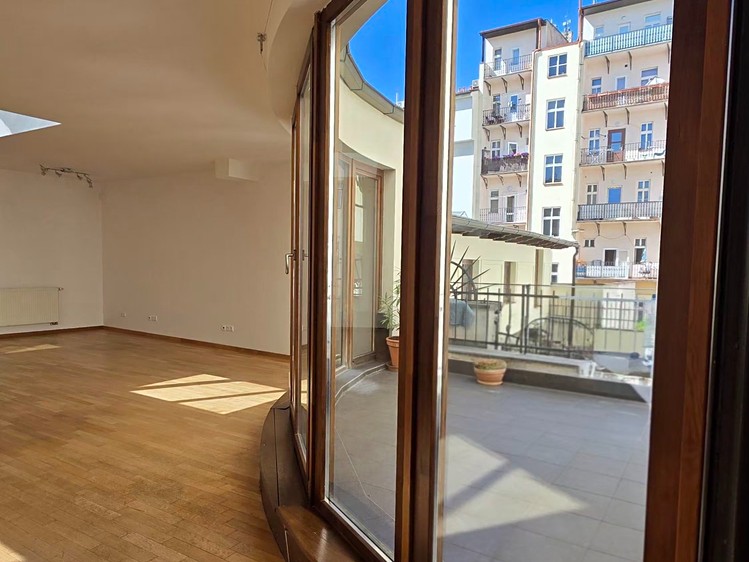 Pronájem komerčního prostoru, 107 m² (13 z 23)