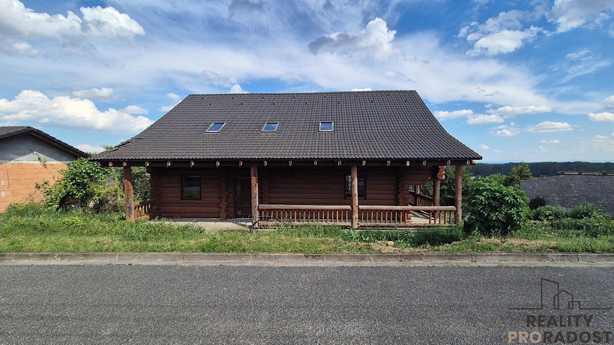 Prodej rodinného domu 287 m², pozemek 878 m² – fotografie 4
