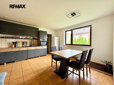 Prodej  rodinného domu 313 m², pozemek 1 527 m²
