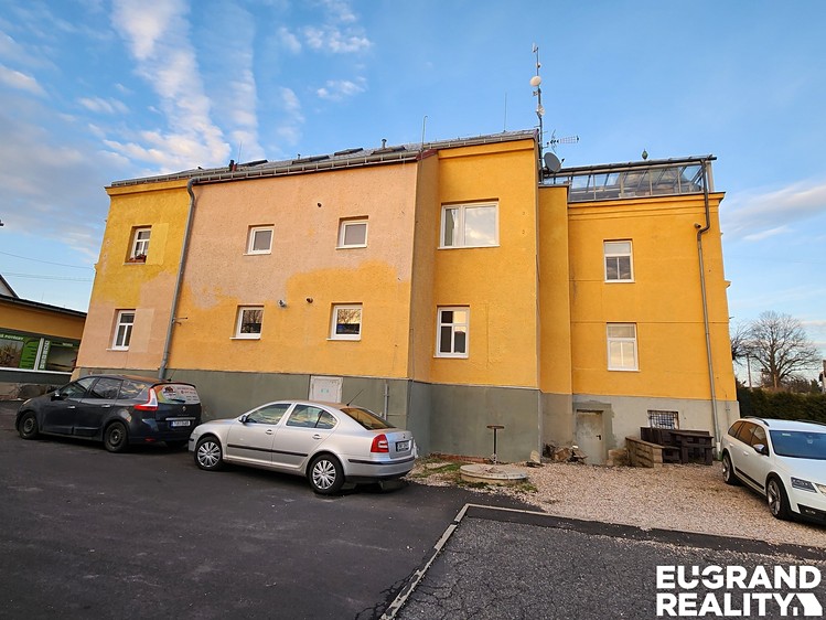 Комерційне приміщення на продаж, 2 100 м² (10 з 13)