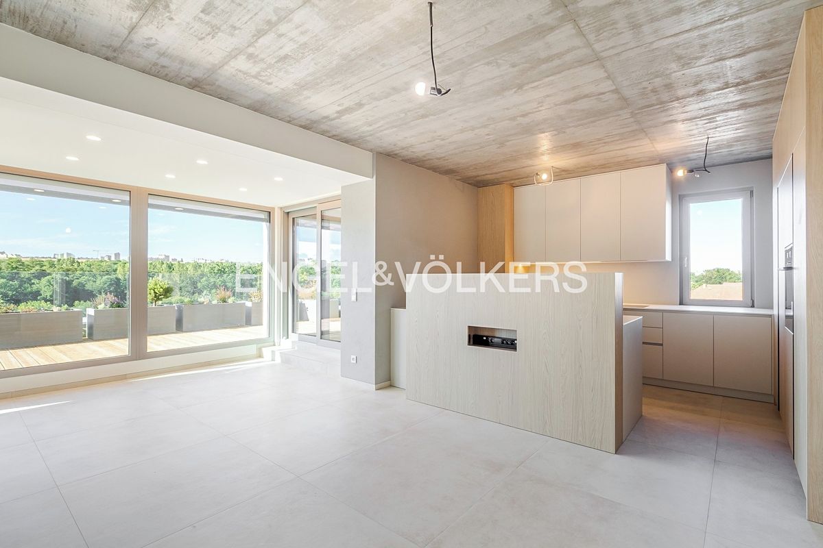 Pronájem bytu 4+kk 98 m²