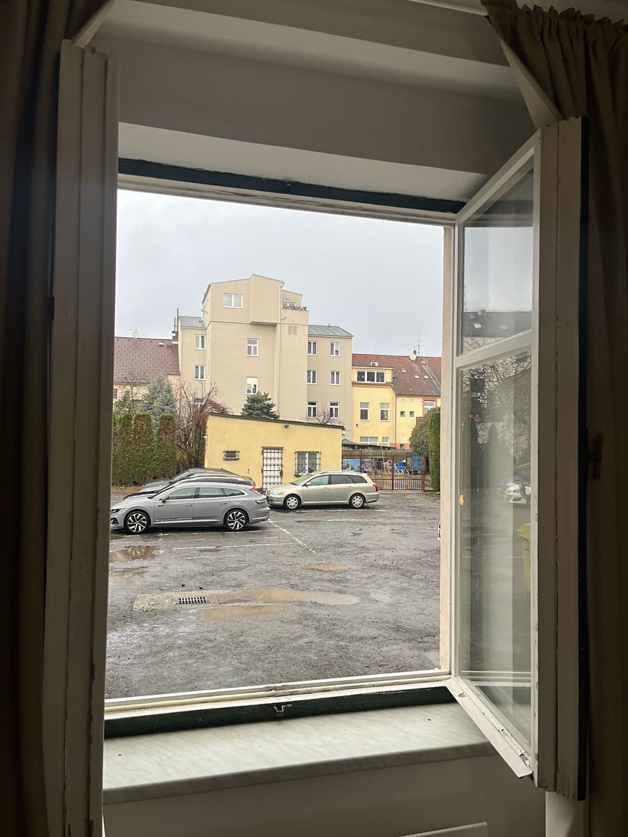 Pronájem bytu 1+kk 25 m² – fotografie 4