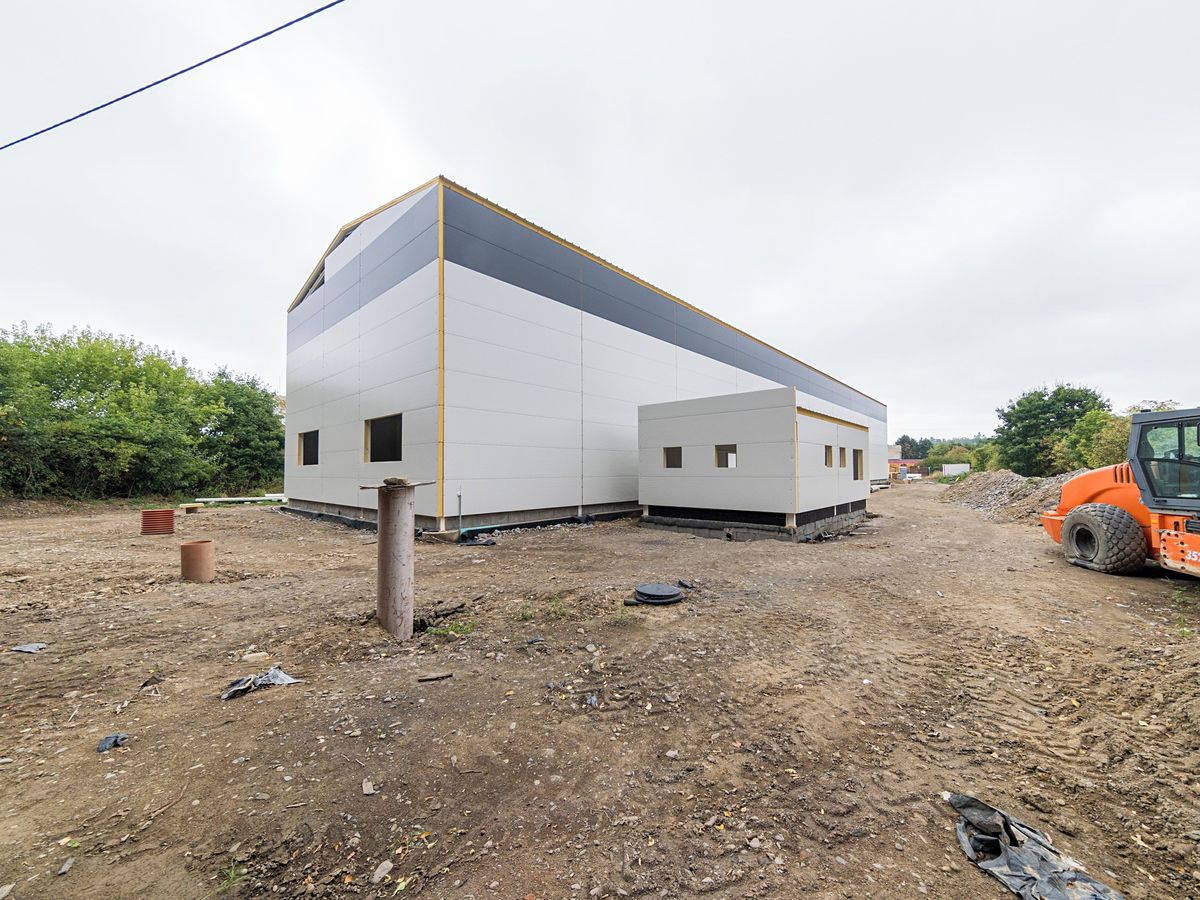 Pronájem skladového prostoru 900 m²
