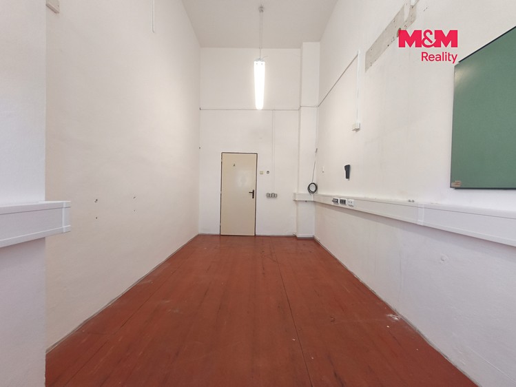 Комерційне приміщення в оренду, 383 м² (10 з 12)