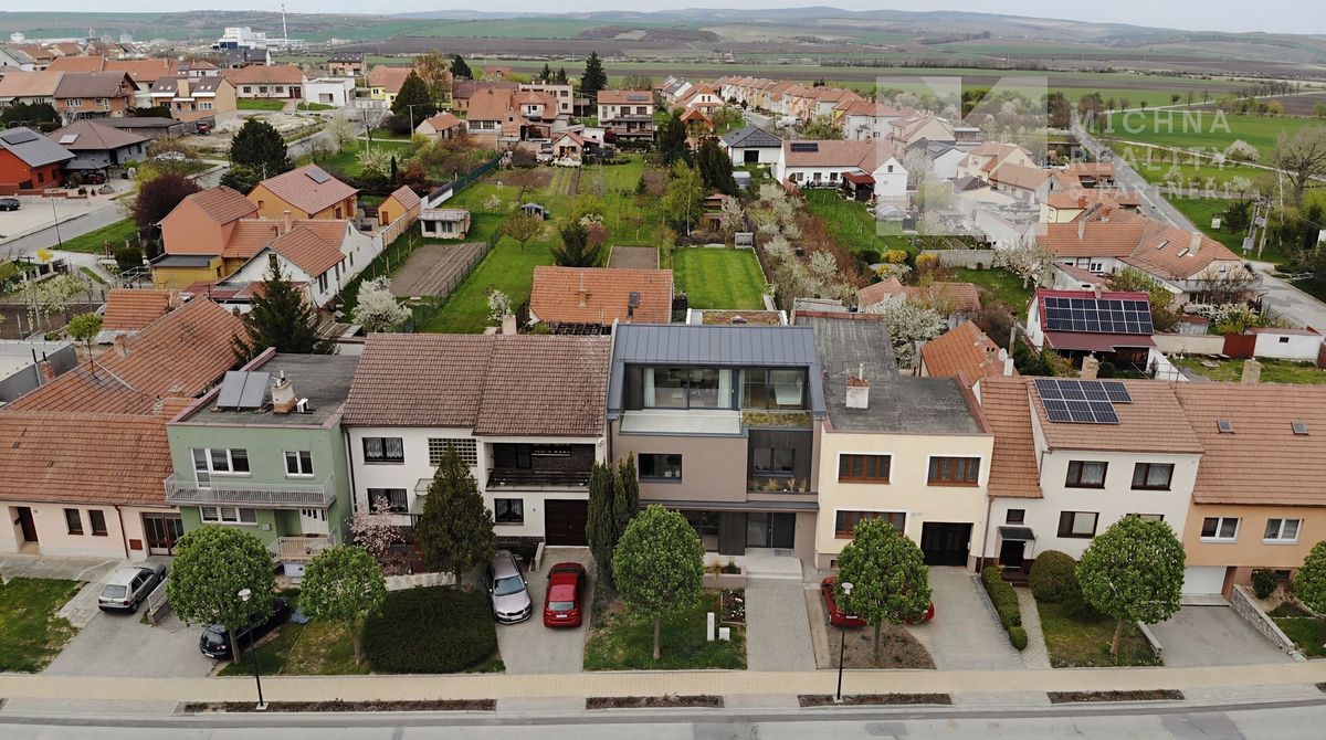 Prodej rodinného domu 140 m², pozemek 713 m² – fotografie 4