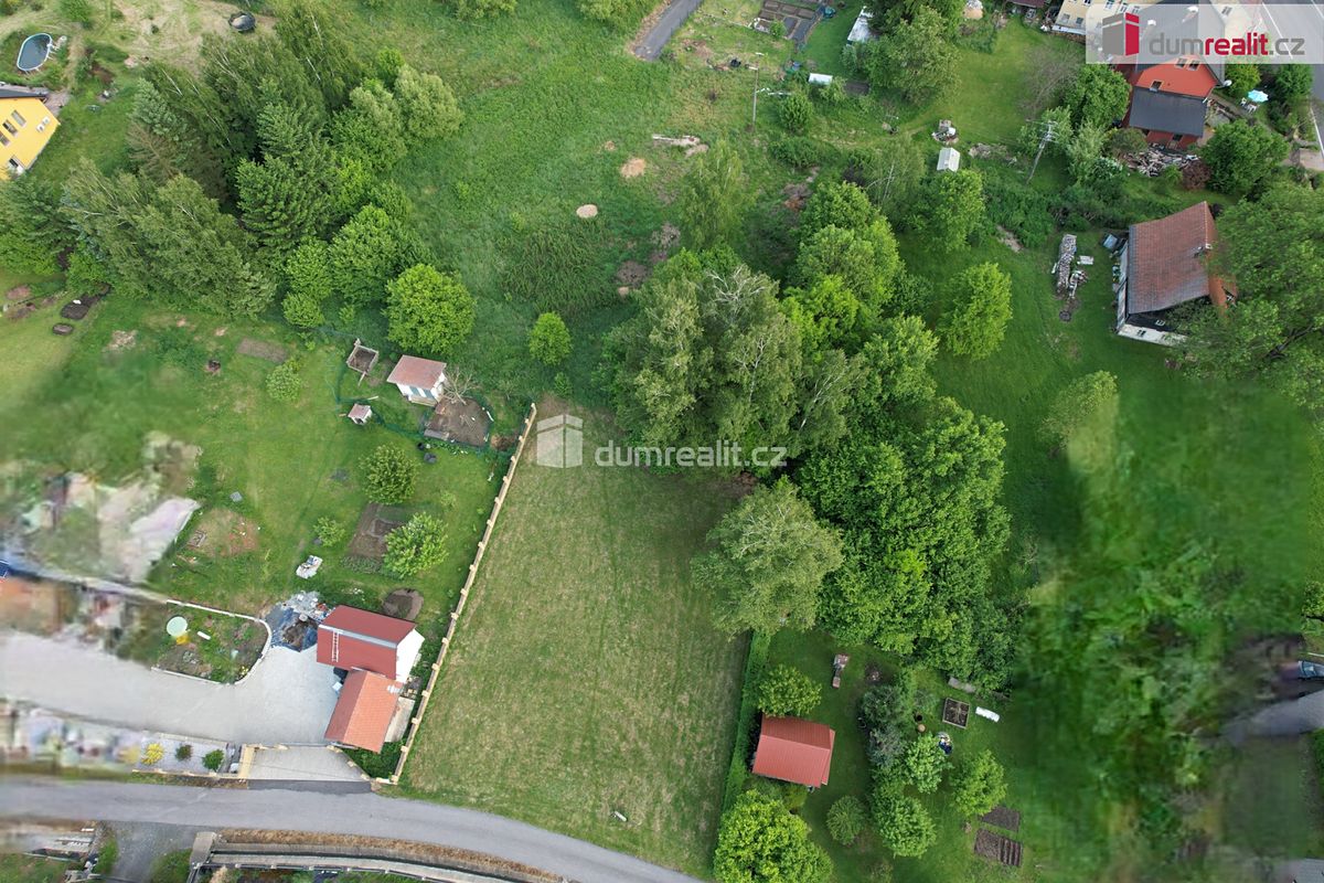 Prodej stavebního pozemku 1043 m²