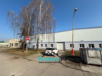 Pronájem výrobní haly, prostoru 1 220 m²
