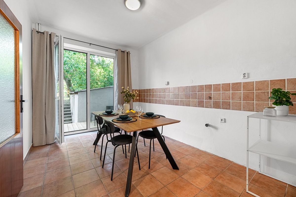 Prodej rodinného domu 296 m², pozemek 285 m² – fotografie 5