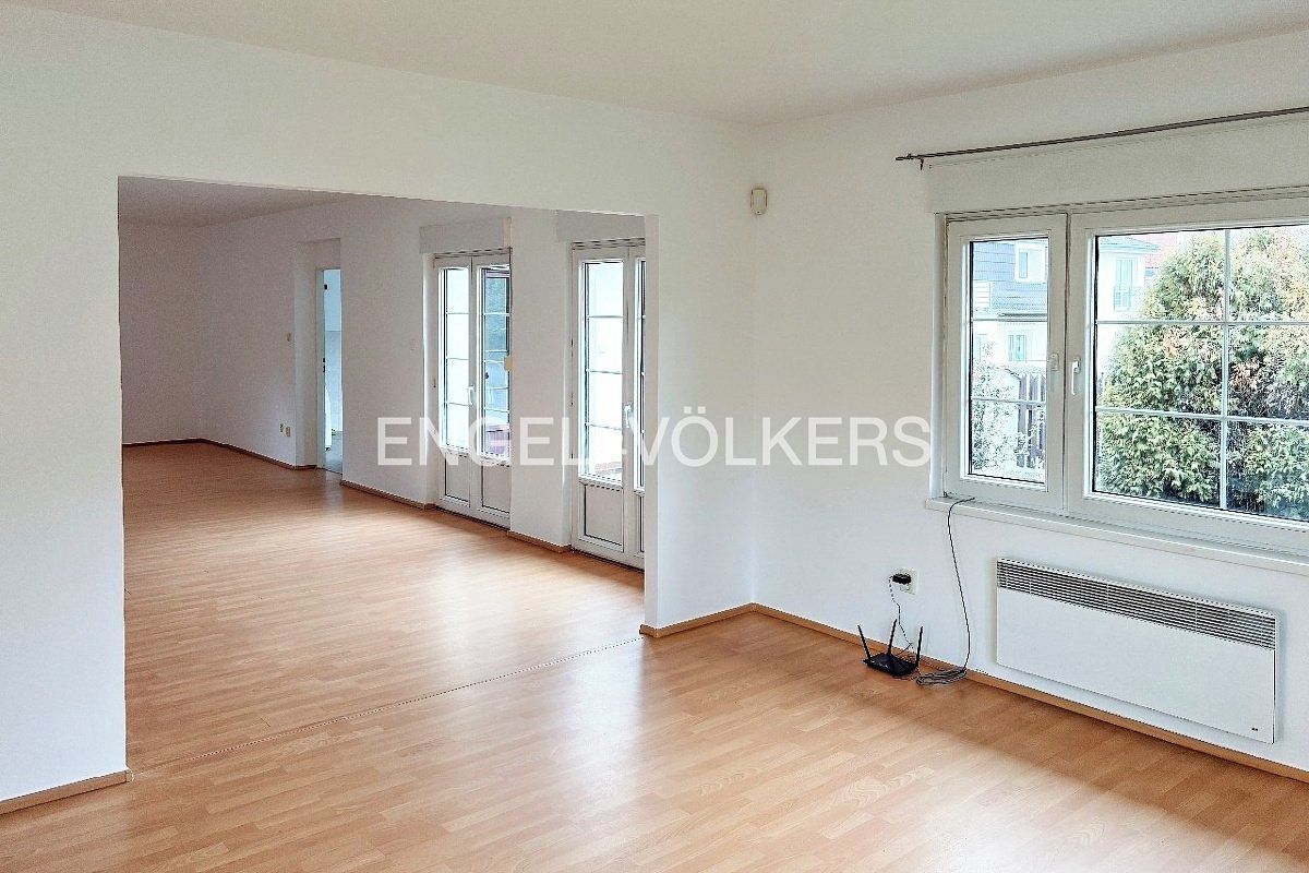 Pronájem vily 365 m², pozemek 600 m² – fotografie 2