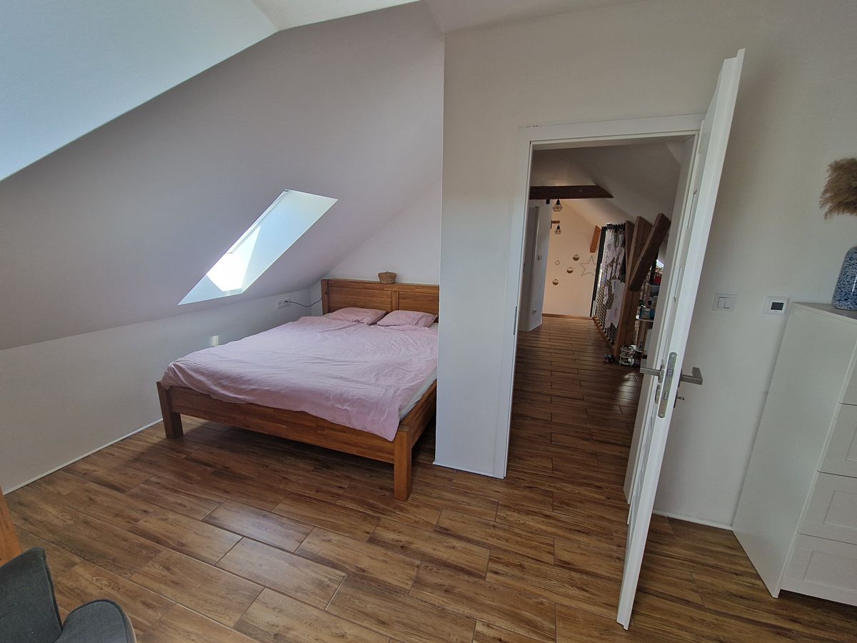 Prodej rodinného domu 187 m², pozemek 1021 m² – fotografie 3