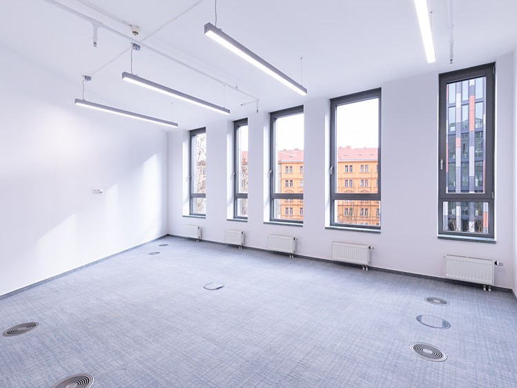 Комерційне приміщення в оренду, 1 551 м² (3 з 12)