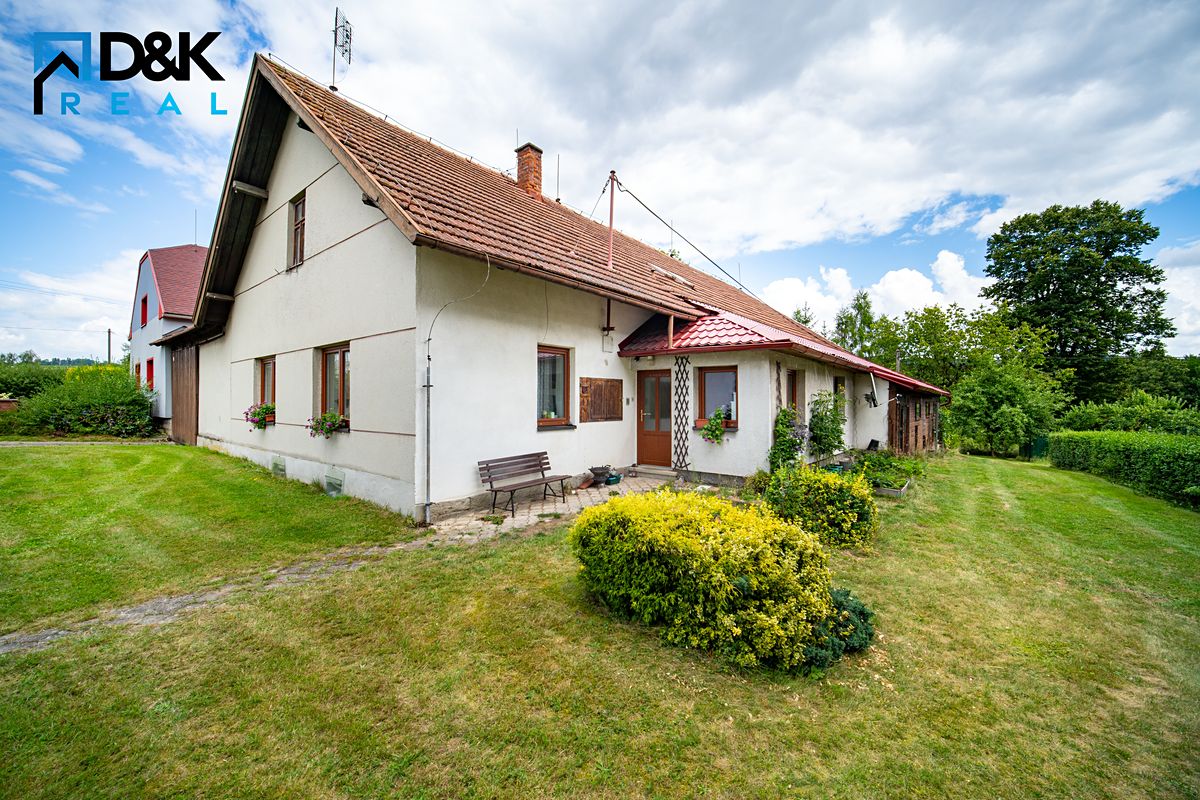 Prodej rodinného domu 483 m², pozemek 1585 m²