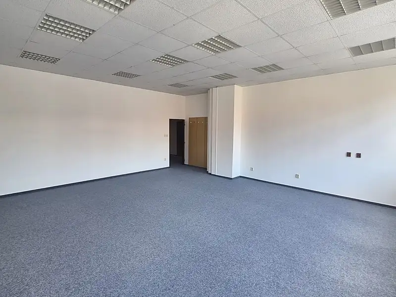 Pronájem kanceláře 153 m², Praha – náhled fotky 3