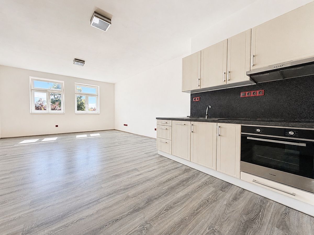 Pronájem bytu 2+kk 43 m²