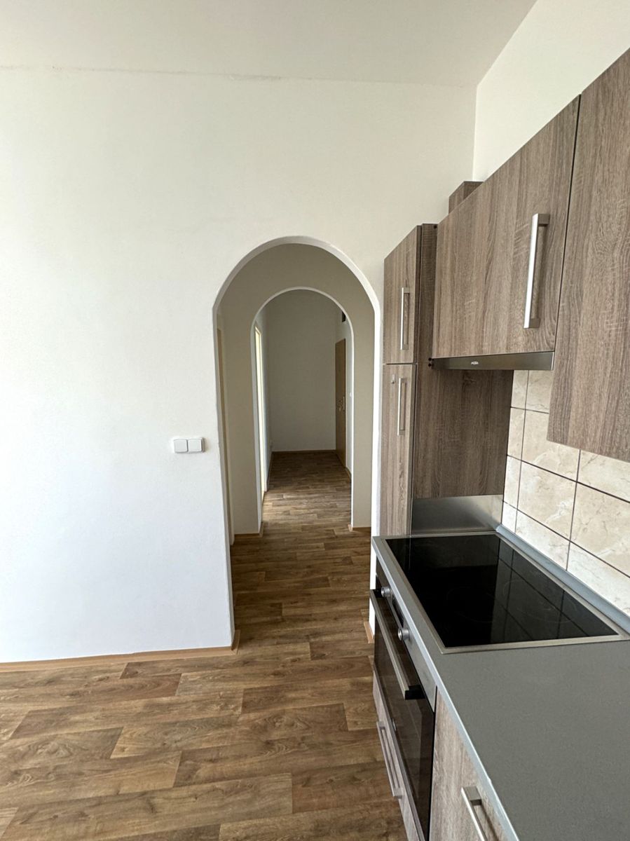 Pronájem bytu 3+1 80 m² – fotografie 3