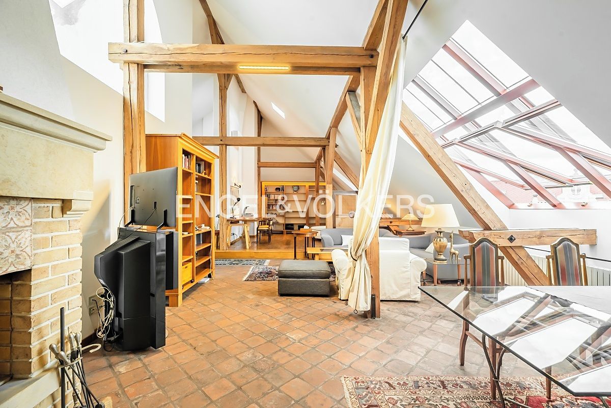 Pronájem bytu 1+kk 169 m² – fotografie 4