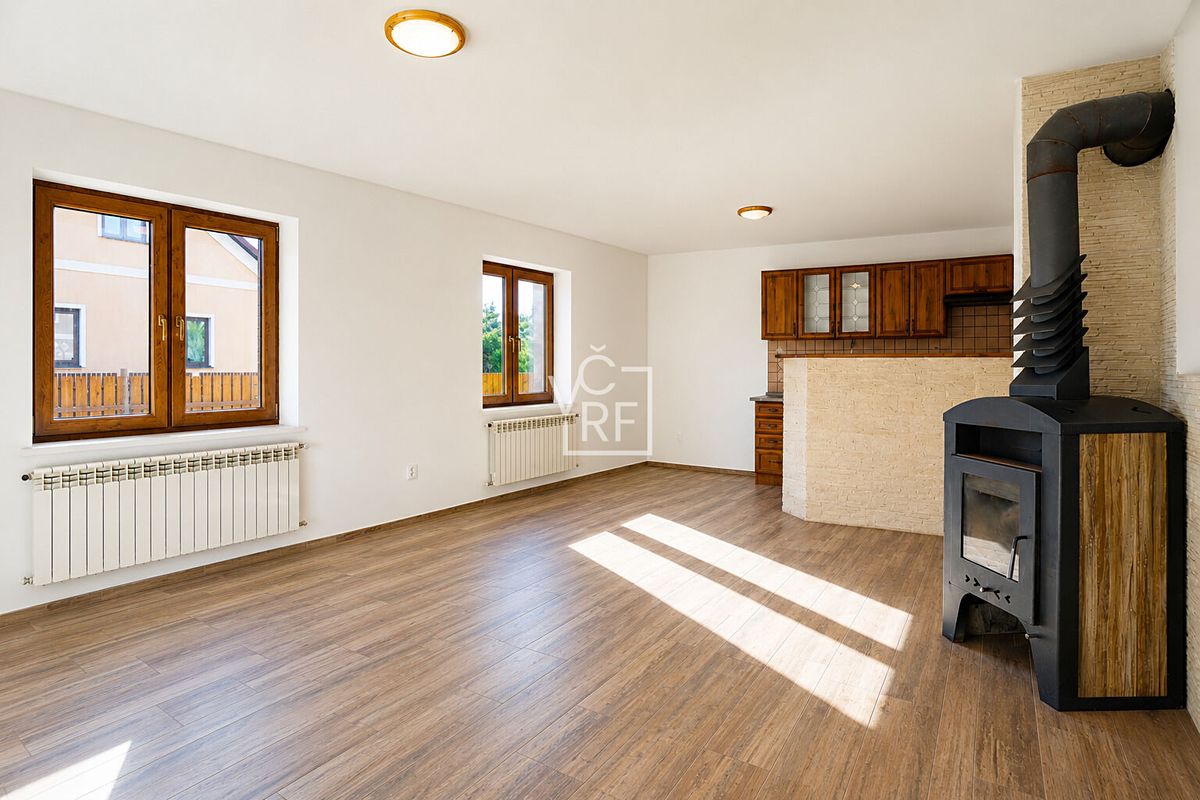 Prodej rodinného domu 160 m², pozemek 714 m² – fotografie 3