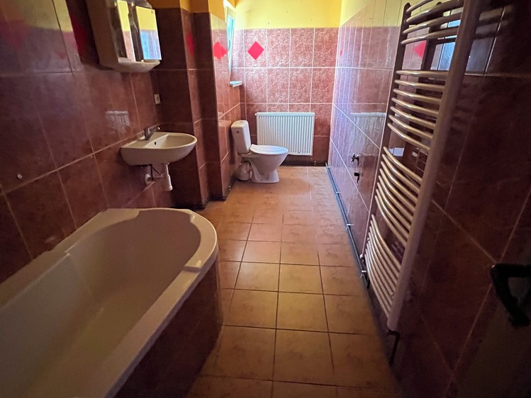 Комерційне приміщення на продаж, 370 м² (31 з 42)