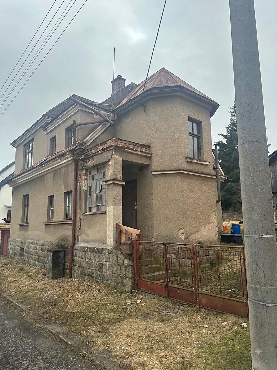 Prodej rodinného domu 189 m², pozemek 762 m² – fotografie 2