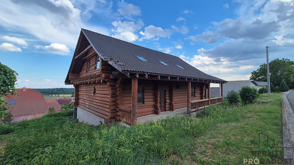 Prodej rodinného domu 287 m², pozemek 878 m² – fotografie 5