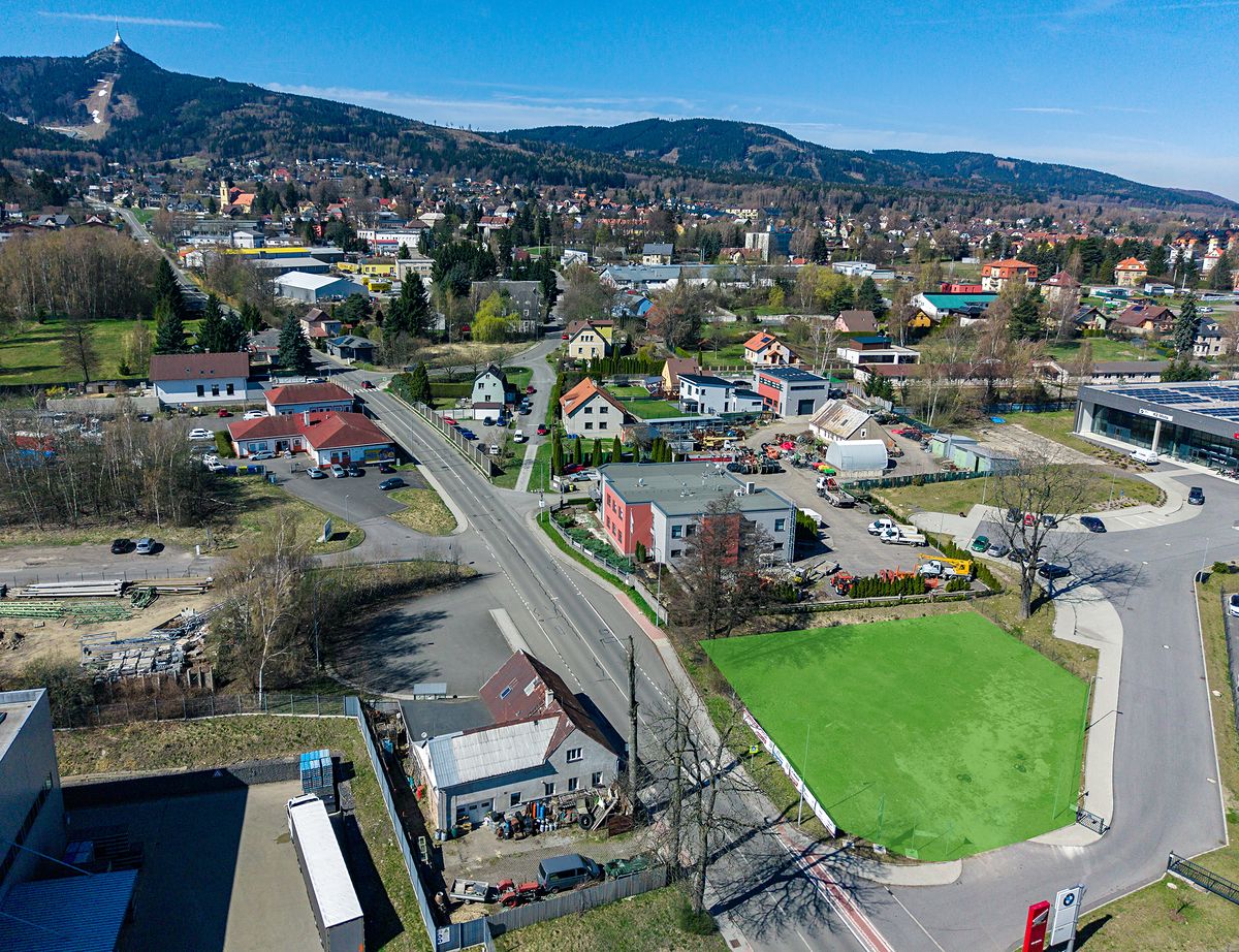 Pronájem komerčního pozemku 1500 m² – fotografie 2