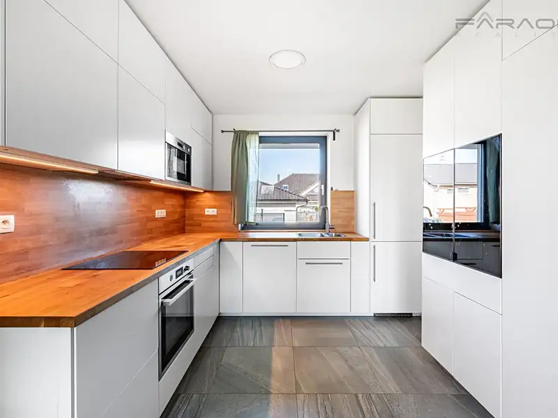 Prodej rodinného domu 131 m², pozemek 846 m², Krupá – náhled fotky 2