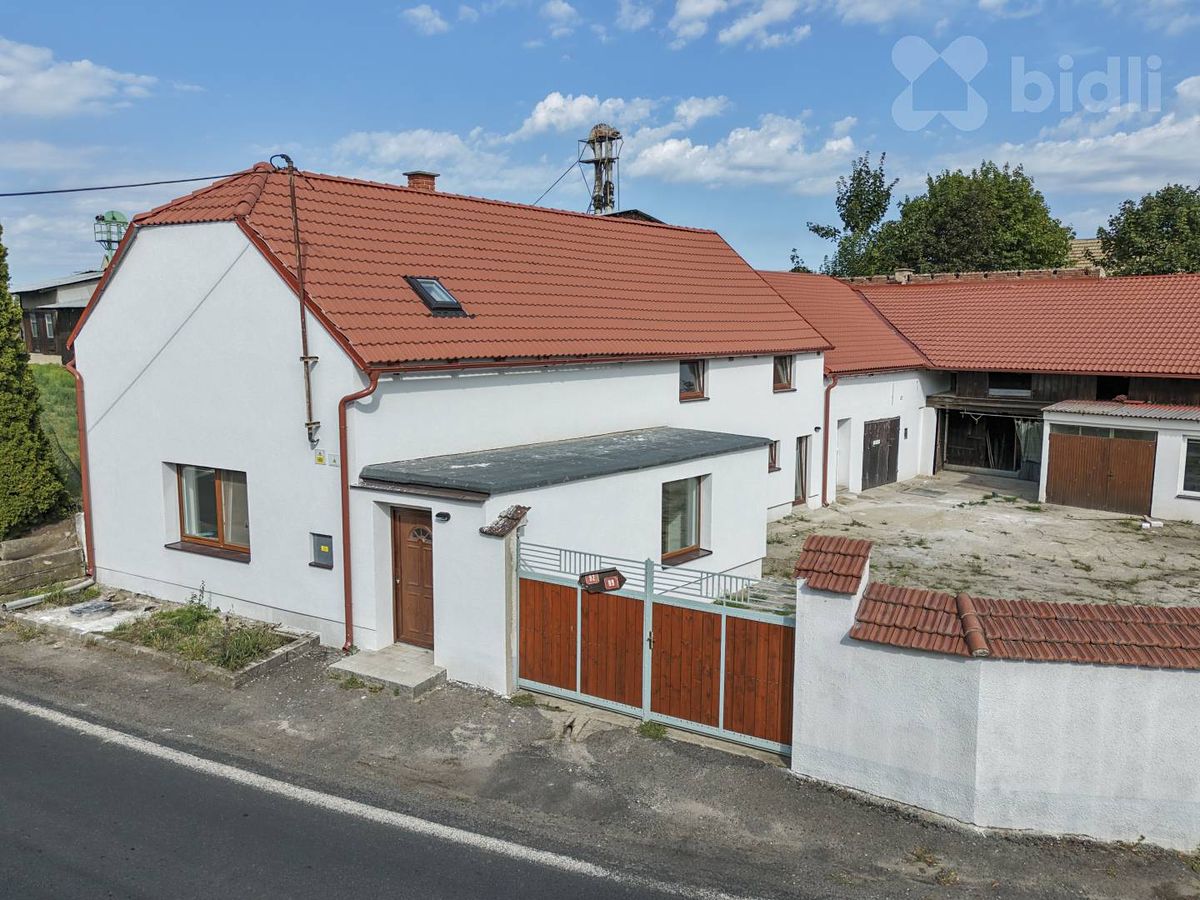 Prodej rodinného domu 140 m², pozemek 327 m² – fotografie 3