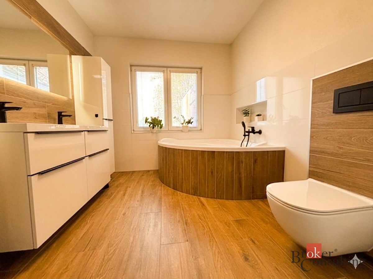 Prodej rodinného domu 150 m², pozemek 2230 m²
