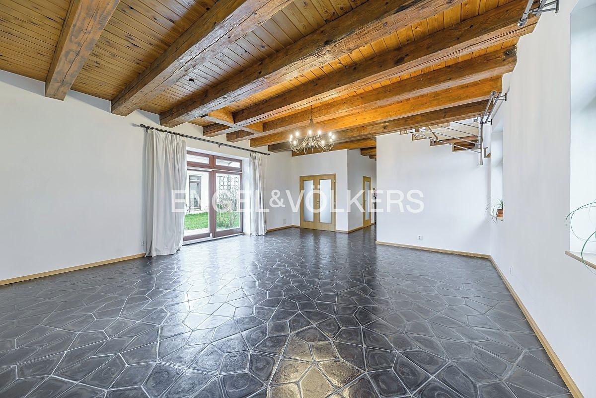 Pronájem bytu 4+kk 170 m² (Mezonet)