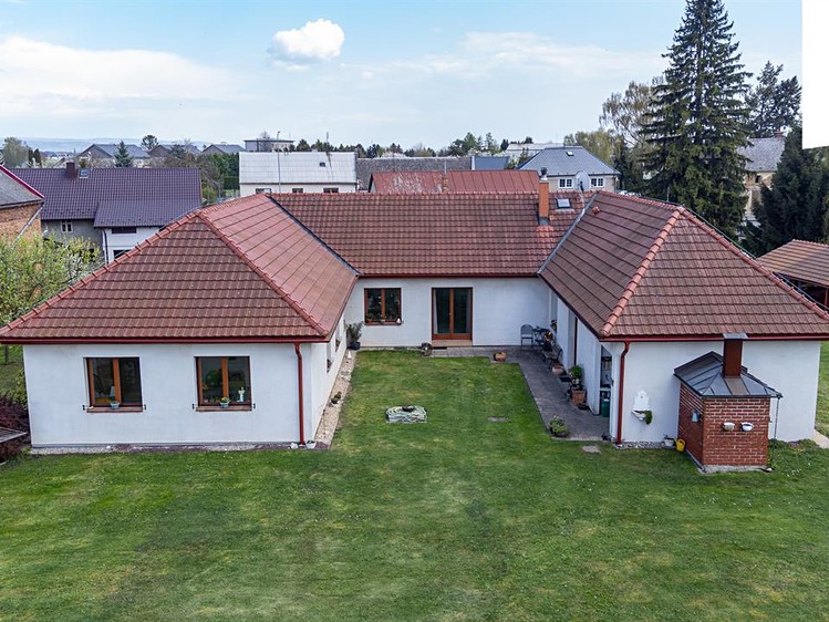 Haus zum Kauf, 236 m² (1 von 30)