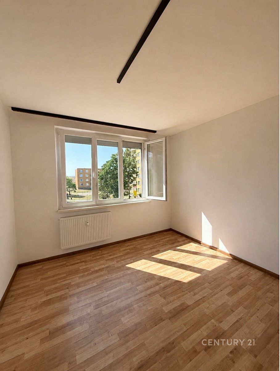 Pronájem bytu 2+kk 41 m² – fotografie 2