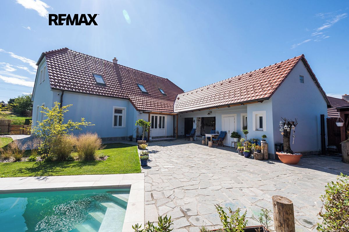 Prodej rodinného domu 310 m², pozemek 1227 m² – fotografie 4