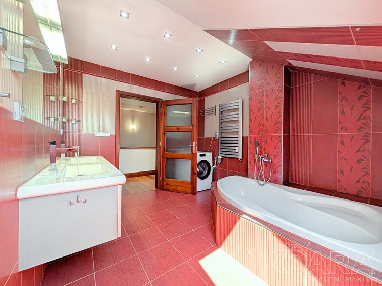Prodej domu, 373 m² (28 z 33)