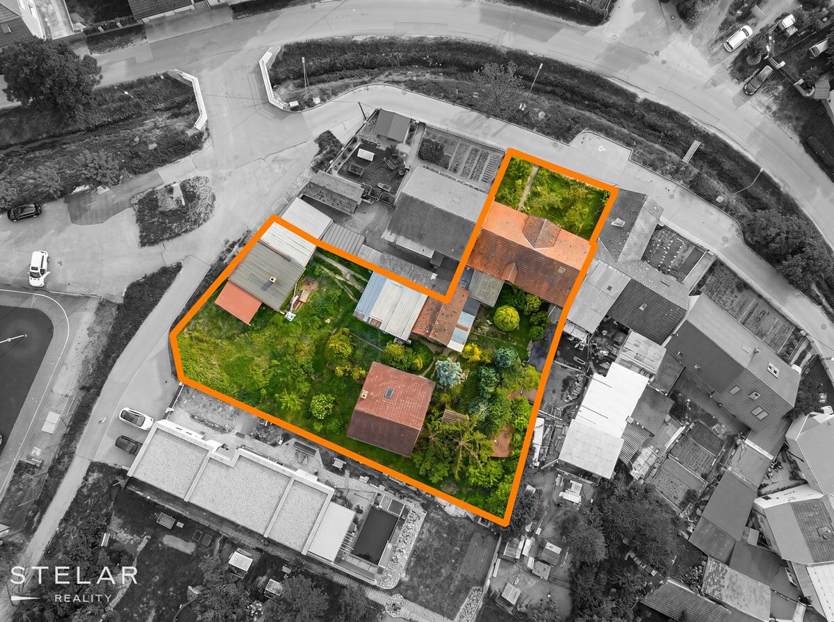 Prodej rodinného domu 248 m², pozemek 1439 m² – fotografie 2