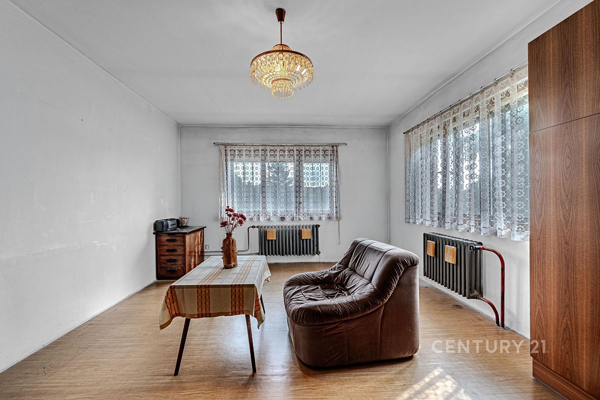 Prodej rodinného domu 290 m², pozemek 793 m² – fotografie 2