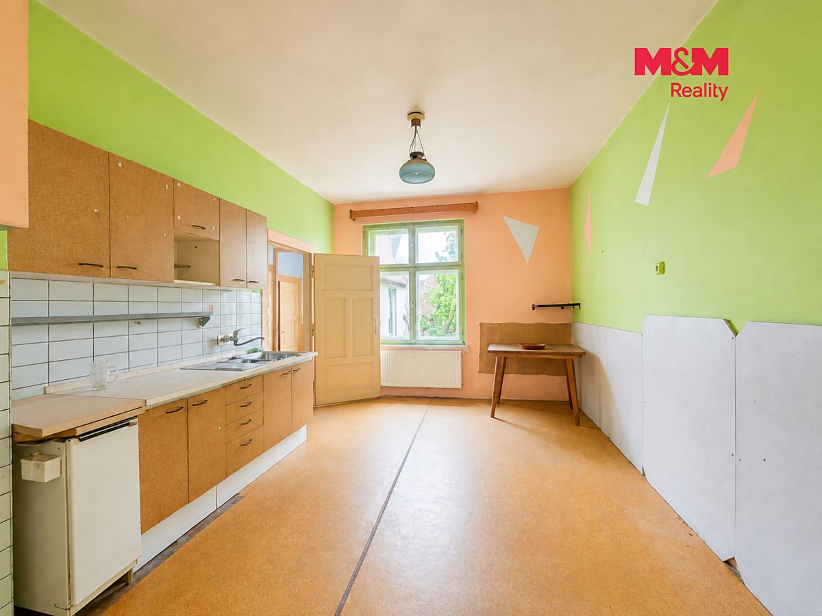 Prodej rodinného domu 57 m², pozemek 348 m² – fotografie 2