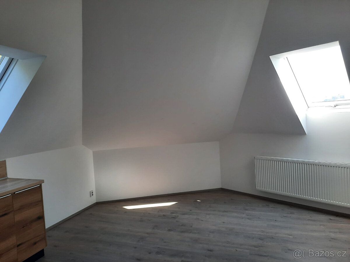 Pronájem bytu 2+kk 85 m² – fotografie 3