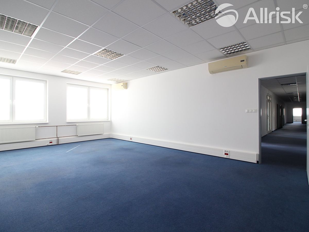 Pronájem kanceláře 436 m²