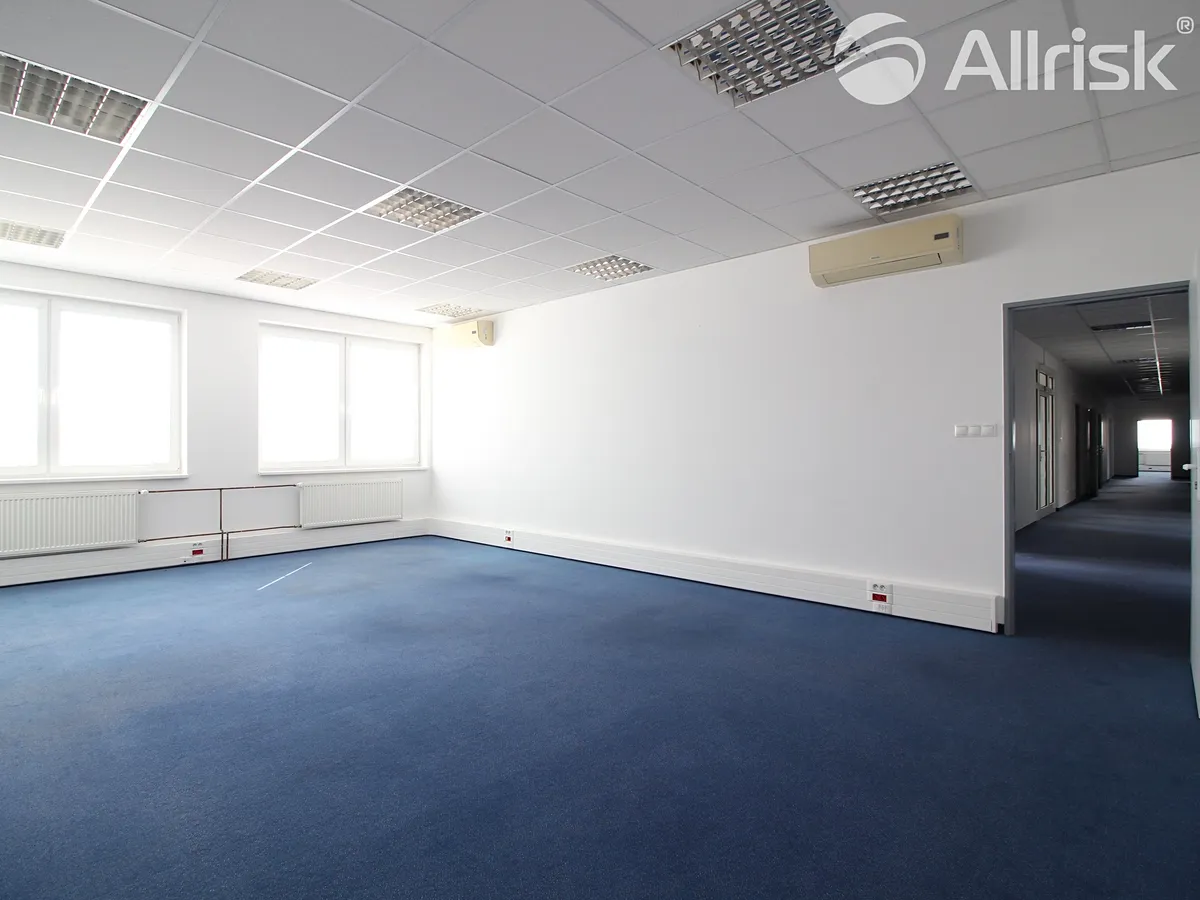 Pronájem kanceláře 436 m²