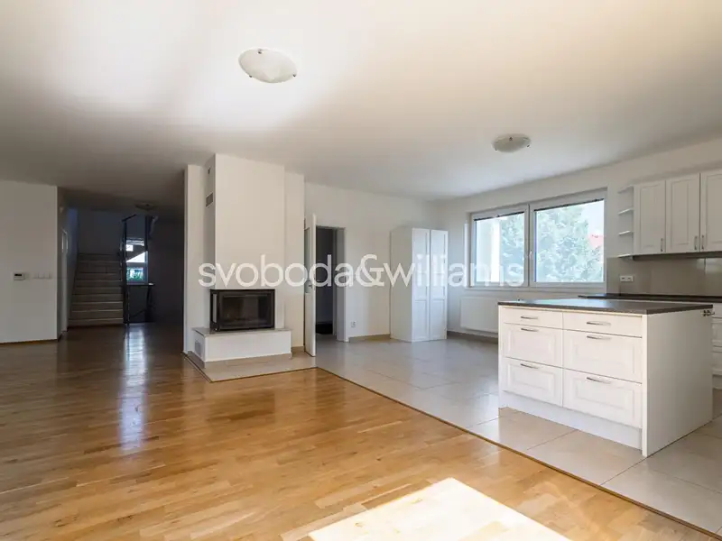Pronájem rodinného domu 350 m², pozemek 1174 m², Průhonice – náhled fotky 2