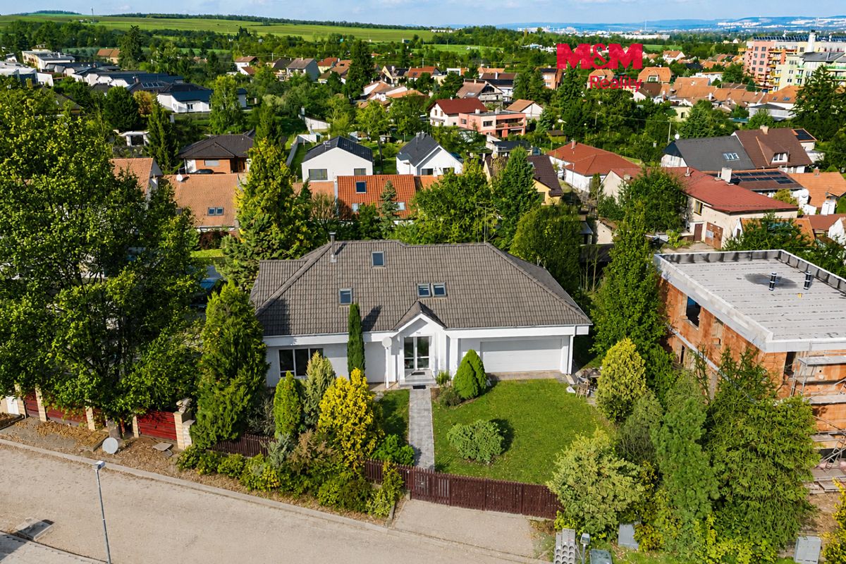 Prodej rodinného domu 206 m², pozemek 1089 m²