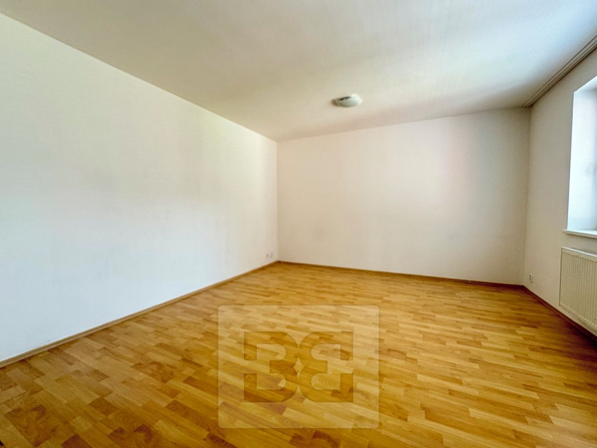 Pronájem bytu 2+kk 69 m² – fotografie 3