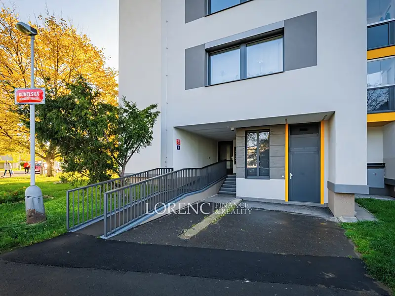 Prodej bytu 3+1 70 m², Praha – náhled fotky 1