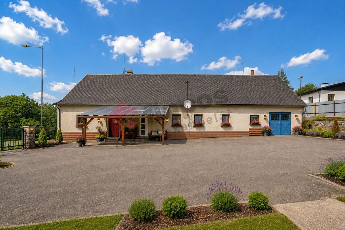 Prodej rodinného domu 278 m², pozemek 6879 m² – fotografie 3