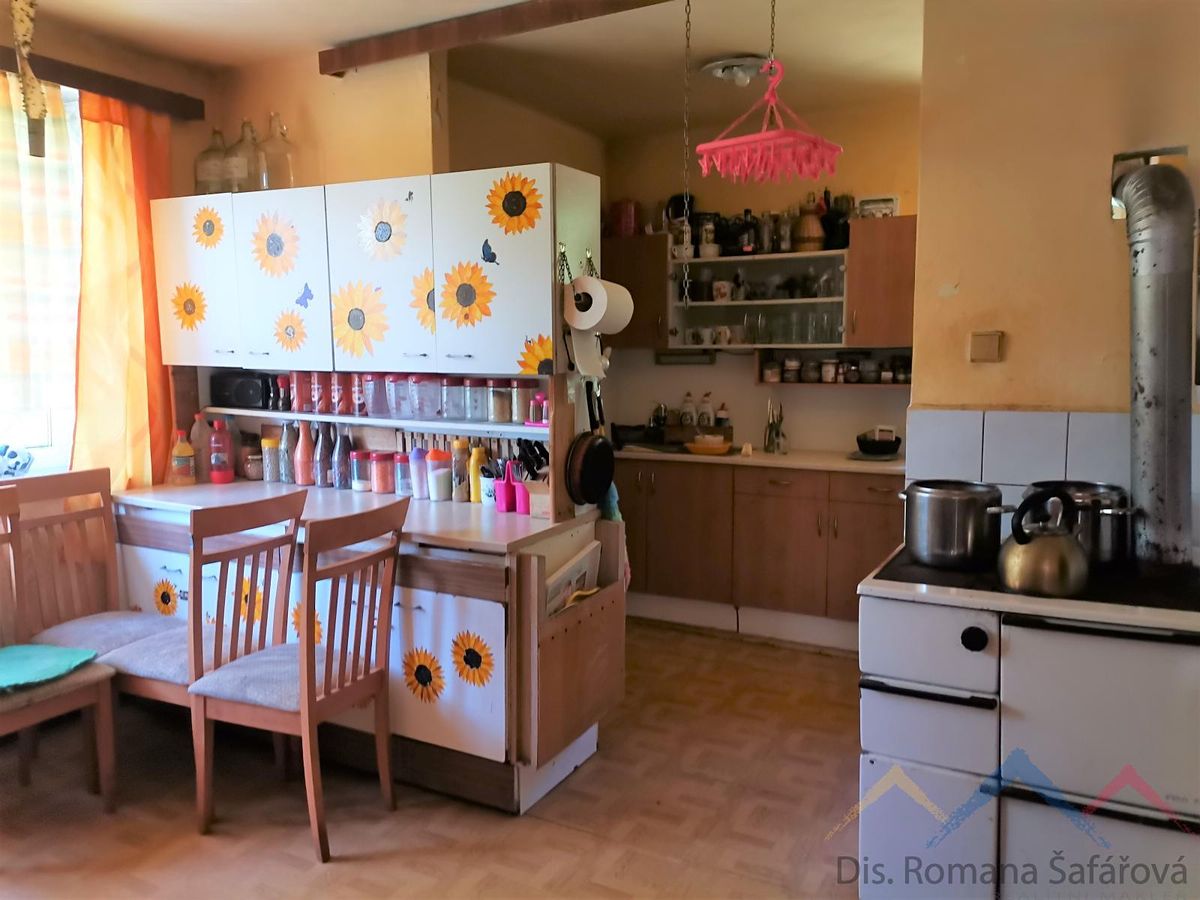 Prodej rodinného domu 199 m², pozemek 1846 m² – fotografie 4