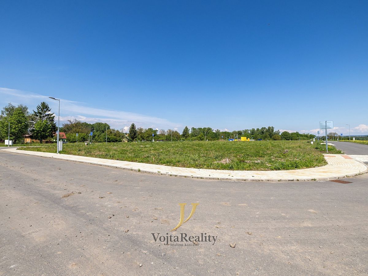 Prodej stavebního pozemku 811 m² – fotografie 3