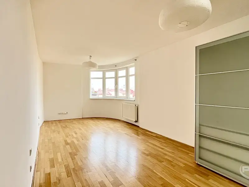 Prodej bytu 2+kk 72 m², Praha – náhled fotky 1