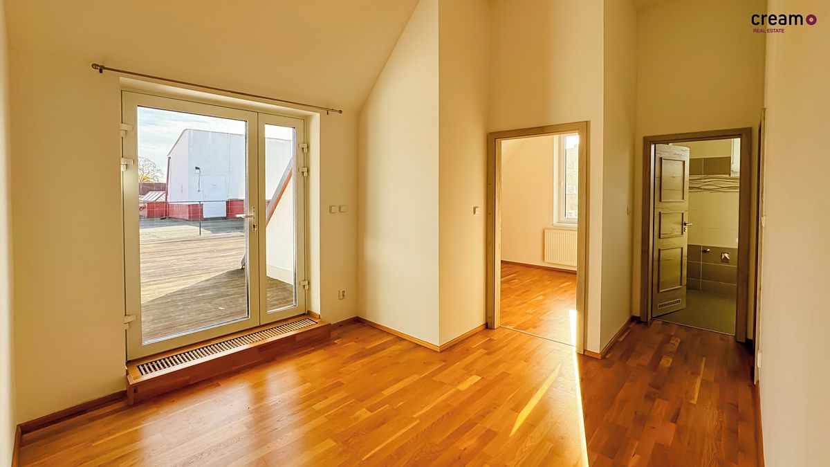 Pronájem bytu 3+kk 85 m² – fotografie 4